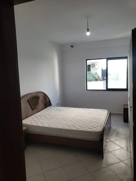 Tirane, jepet me qera apartament 2+1 Kati 4, 100 m² 300 € (Fresk)