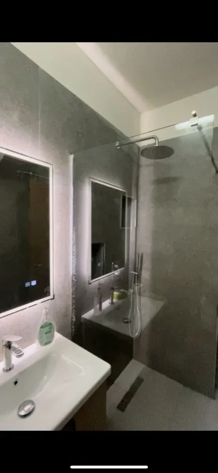 Tirane, jepet me qera apartament 1+1 Kati 6, 50 m² 500 € (pazari ri)