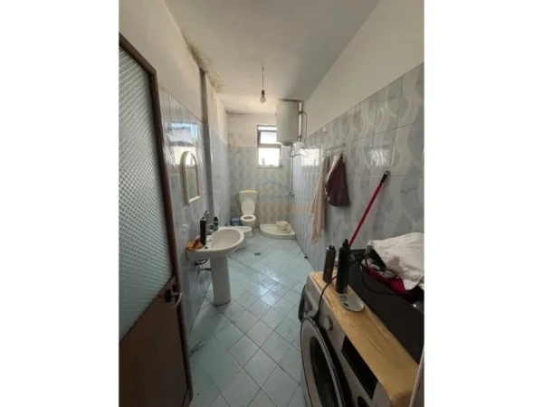 Tirane, shitet apartament 2+1+Ballkon Kati 6, 93 m² 110.000 € (Zogu i Zi)