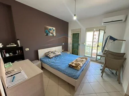 Tirane, shitet apartament 1+1 Kati 3, 69 m² 125.000 € (stacioni trenit)