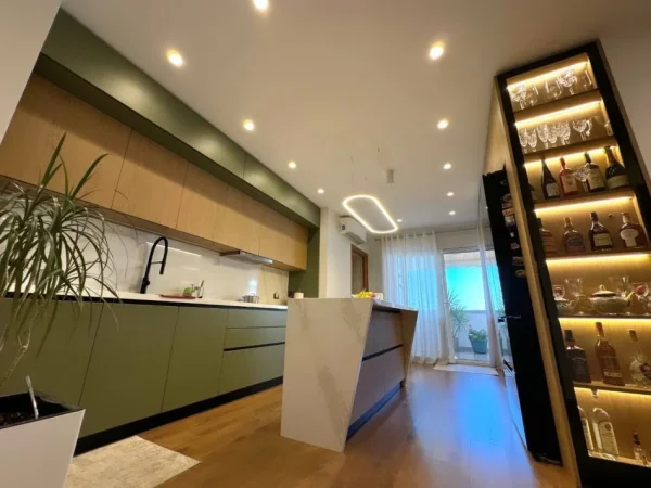 Tirane, shitet 3+1 , 165 m² 239.000 € 