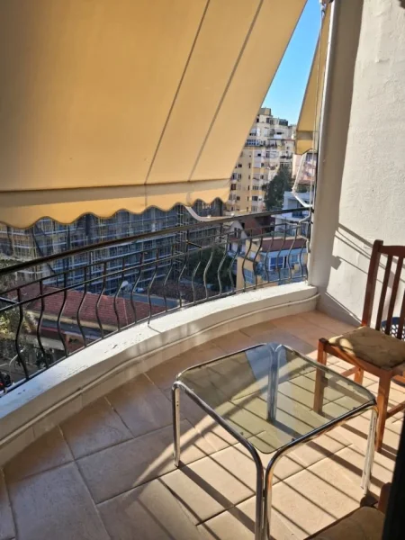 Tirane, jepet me qera apartament 1+1+Aneks+Ballkon Kati 6, 75 m² 650 € (Selvia)