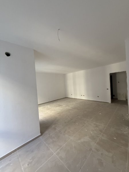 Tirane, shitet apartament 2+1+Ballkon Kati 2, 112 m² 115.000 € (Univers City 2+1+2+Depo Okazion 1025€/m2 I Perfunduar)