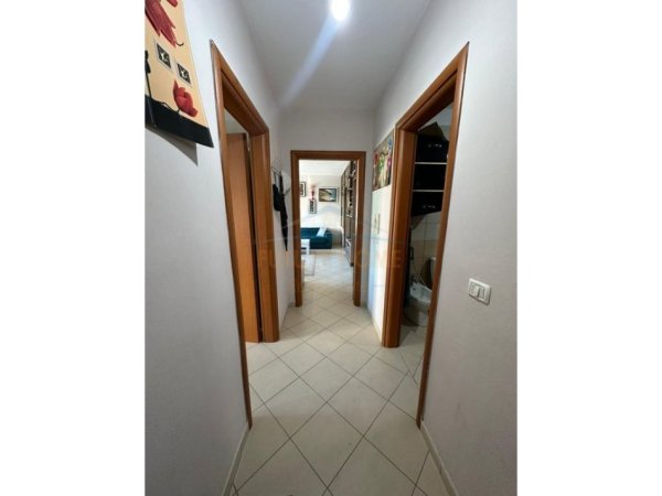Tirane, shitet apartament 1+1+Ballkon Kati 3, 69 m² 125.000 € (Stacioni i Trenit)