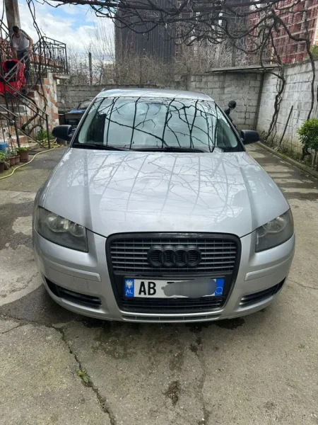 Tirane, shitet makine Audi A3 Nafte, gri e erret manuale Kondicioner 24.000 km 3.800 €