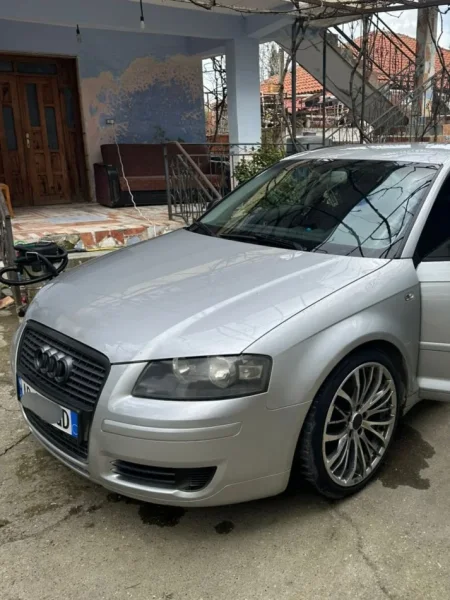 Tirane, shitet makine Audi A3 Nafte, gri e erret manuale Kondicioner 24.000 km 3.800 €