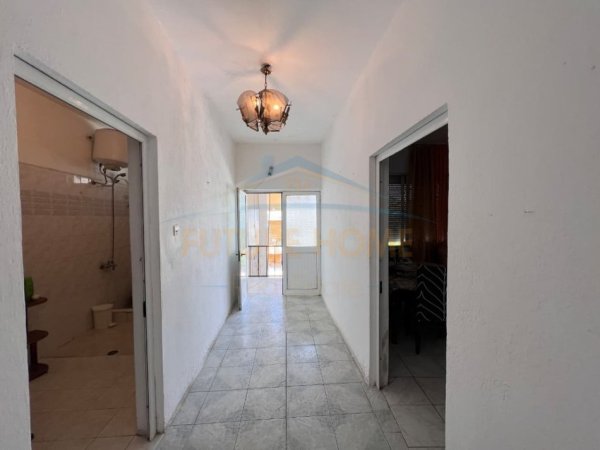 Tirane, shitet Vile 2 Katshe Kati 1, 247 m² 300.000 € (Riza Cerova)