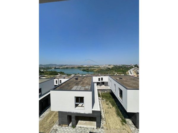 Tirane, shitet apartament 2+1+Ballkon Kati 3, 112 m² 244.000 € (Liqeni i Farkes)