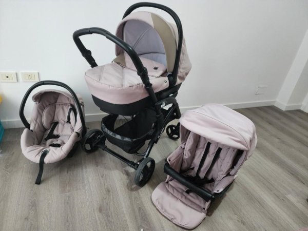 Tirane, shes Shitet Karroce CAM Fluido 3 ne 1 230 €