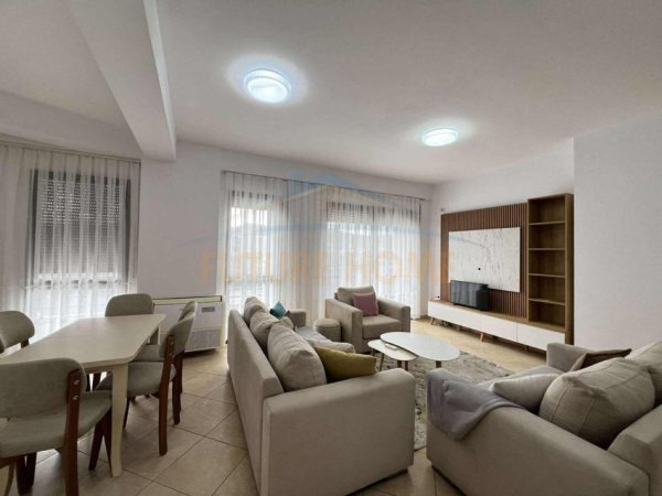 Tirane, jepet me qera apartament 2+1+Aneks+Ballkon Kati 8, 128 m² 500 € (Unaza e Re)