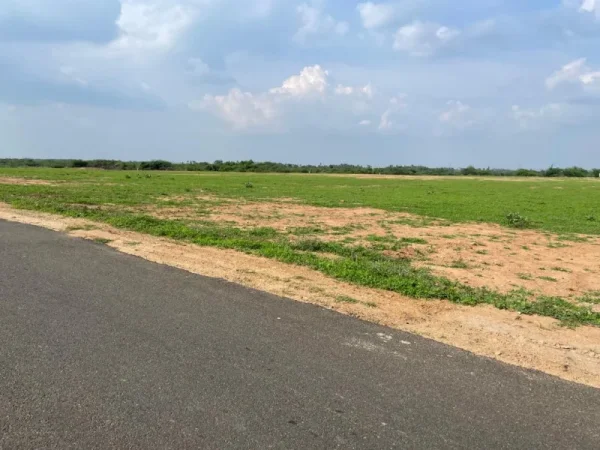 Tirane, shitet toke , 5.450 m² (Rruga e Aeroportit)