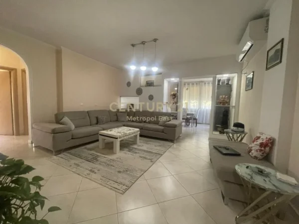 Tirane, shitet apartament 2+1+Aneks+Ballkon Kati 5, 127 m² 269.000 € (Liqeni thate)