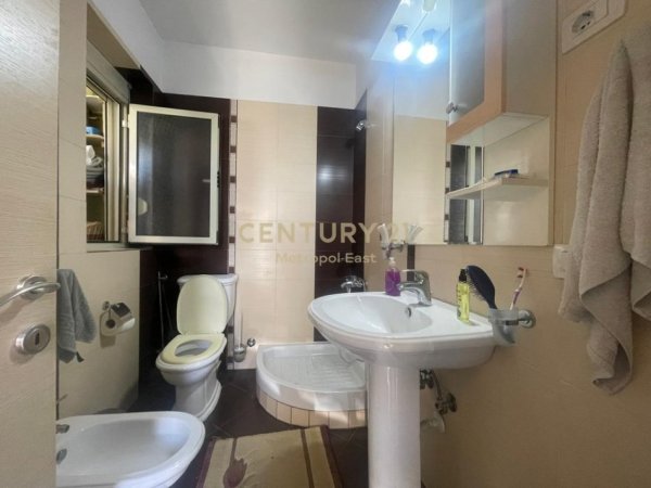 Tirane, shitet apartament 2+1+Aneks+Ballkon Kati 5, 127 m² 269.000 € (Liqeni thate)