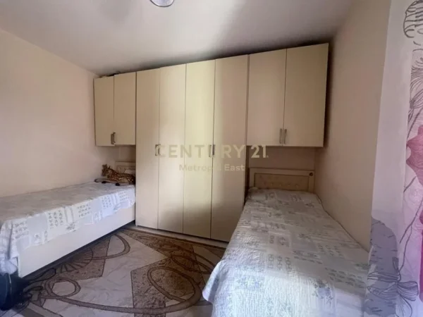 Tirane, shitet apartament 2+1+Aneks+Ballkon Kati 5, 127 m² 269.000 € (Liqeni thate)