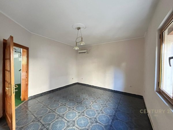 Tirane, shitet Vile 3 Katshe Kati 3, 491 m² 770.000 € (Selite)