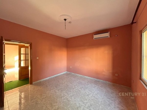 Tirane, shitet Vile 3 Katshe Kati 3, 491 m² 770.000 € (Selite)