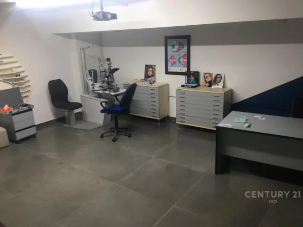 Tirane, jepet me qera ambjent biznesi Kati 0, 100 m² 1.600 € (Stadiumi Dinamo)