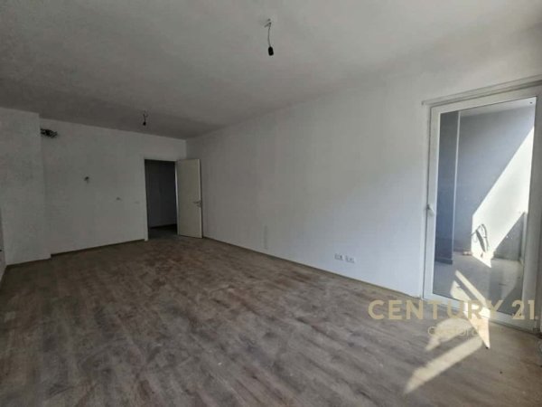 Tirane, shitet apartament 2+1 Kati 6, 95 m² 104.000 € (Univers City)