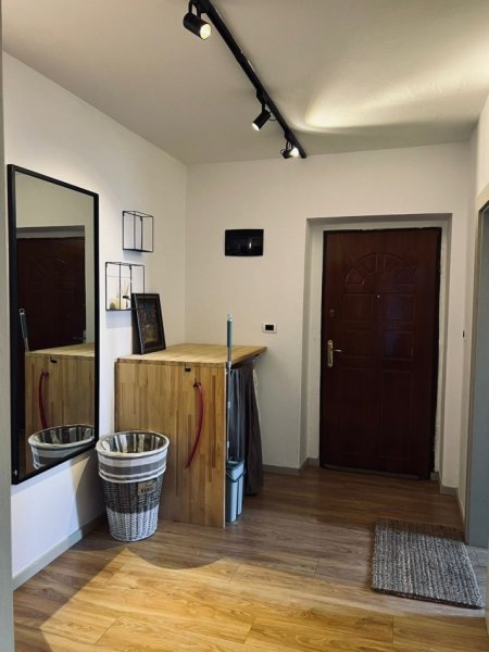 Tirane, jepet me qera apartament 1+1 Kati 2, 55 m² 650 € 