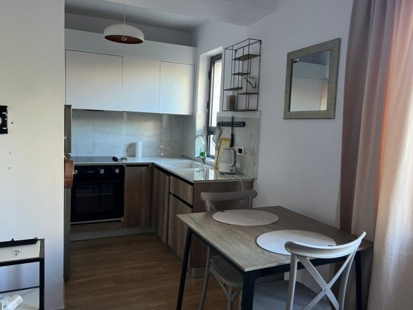Tirane, jepet me qera apartament 1+1 Kati 2, 55 m² 650 € 