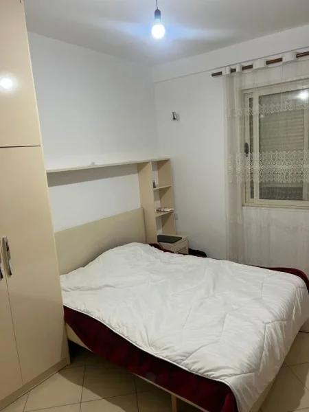 Tirane, Fresku, apartament 1+1 me qera, 400 euro