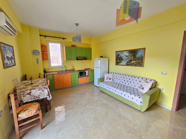 Durres, jepet me qera apartament 1+1+Aneks+Ballkon Kati 5, 65 m² 300 € 