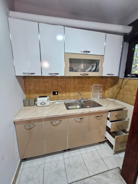 Durres, jepet me qera apartament 1+1+Aneks+Ballkon Kati 2, 60 m² 300 € 