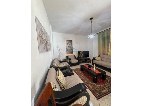 Tirane, jepet me qera shtepi 2+1 Kati 3, 125 m² 550 € 