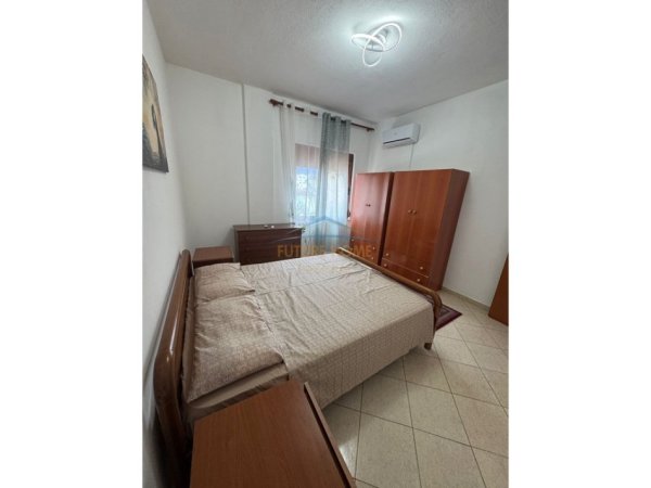 Tirane, jepet me qera shtepi 2+1 Kati 3, 125 m² 550 € 