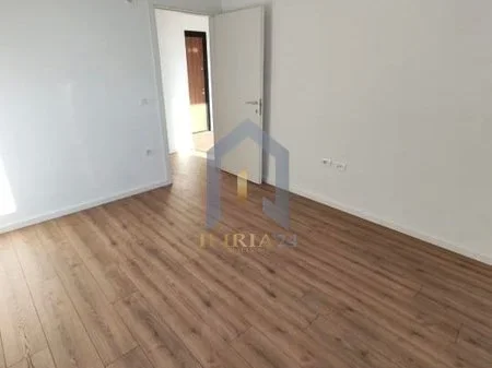 Tirane, shitet apartament 1+1 Kati 4, 63 m² 80.400 € (Rruga Aleksander Konda) FRESK