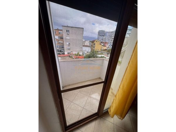 Tirane, jepet me qera apartament Kati 3, 125 m² 550 € 