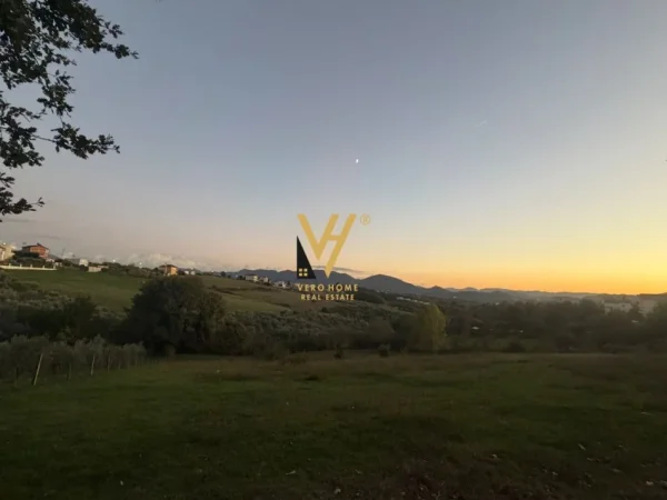 Tirane, shitet toke , 11.500 m² 1.730.000 € (FARKE)