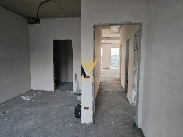 Tirane, shitet apartament 2+1+Ballkon Kati 3, 153 m² 306.000 € (FARKE E VOGEL)