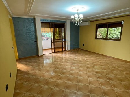 Tirane, shitet apartament 3+1 Kati 1, 110 m² 220.000 € 