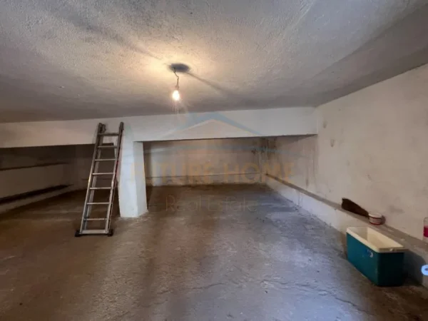 Tirane, shitet Vile 2 Katshe , 247 m² 350.000 € (RRUGA RIZA CEROVA)