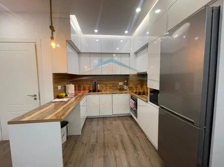 Tirane, shitet apartament 2+1 Kati 7, 100 m² 200.000 € 