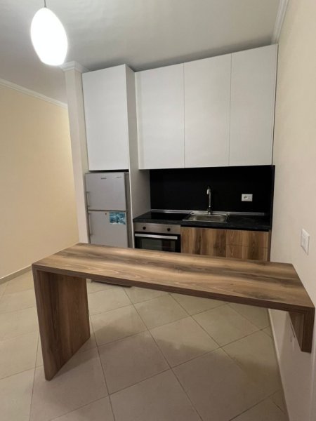 Tirane, jap me qera apartament 1+1+Ballkon Kati 8, 106 m² 520 € (Astir, prane bar Oslo)
