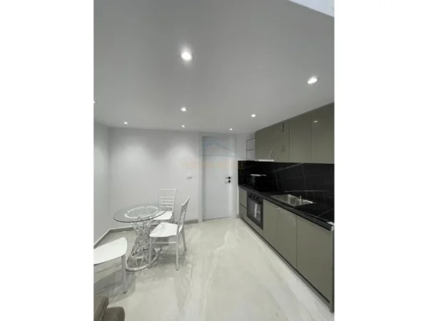 Tirane, jepet me qera apartament 1+1 Kati 0, 38 m² 400 € 
