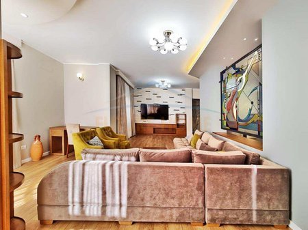 Tirane, jepet me qera apartament 4+1 Kati 1, 200 m² 1.300 € 