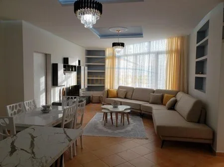 Tirane, jepet me qera apartament 1+1 Kati 4, 80 m² 600 € 