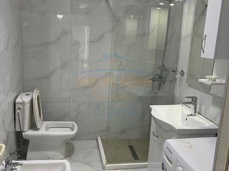 Tirane, jepet me qera apartament 1+1 Kati 4, 80 m² 600 € 