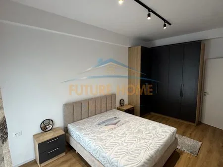 Tirane, jepet me qera apartament 1+1 Kati 7, 60 m² 550 € 