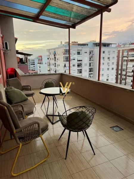 Tirane, jepet me qera apartament 1+1+Ballkon Kati 8, 70 m² 520 € (ASTIR)