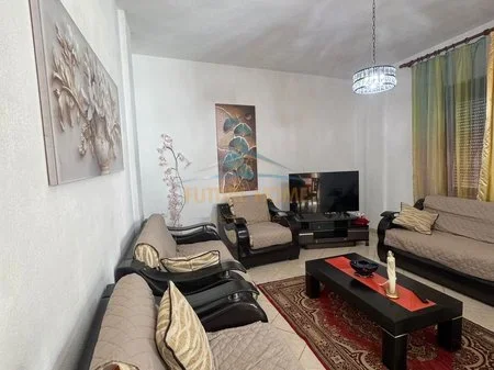 Tirane, jepet me qera apartament 2+1 Kati 3, 125 m² 550 € 