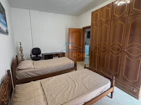 Tirane, jepet me qera apartament 2+1 Kati 3, 125 m² 550 € 