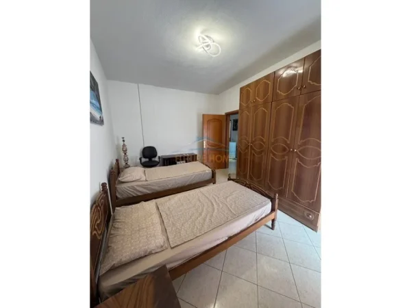 Tirane, jepet me qera 2+1+Ballkon , 125 m² 550 € (Siri Kodra)