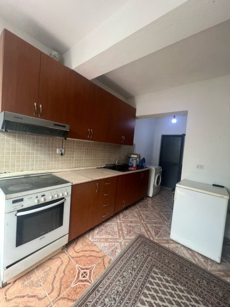 Tirane, jepet me qera shtepi private, 70 m² 250 € (Fundi i Bulevardit të Ri)