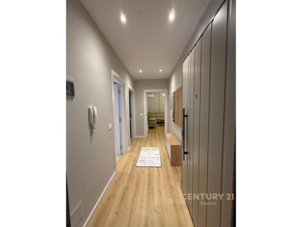 Tirane, jepet me qera apartament 1+1+Aneks+Ballkon Kati 5, 75 m² 550 € (Astir)