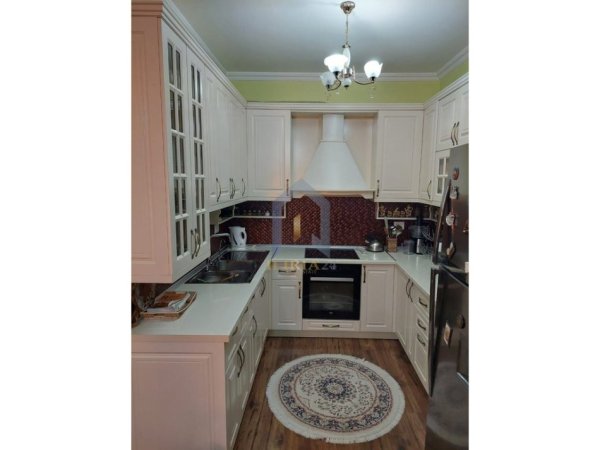 Tirane, shitet 2+1+Ballkon Kati 4, 79 m² 140.000 € (Rruga Aleksander Moisiu Kinostudio)