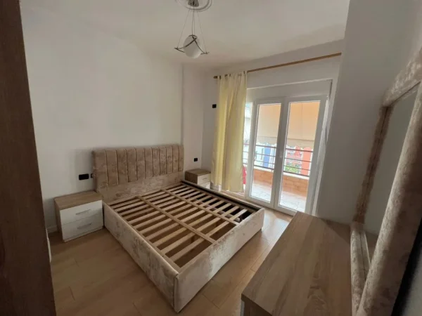 Tirane, jepet me qera apartament 1+1+Ballkon , 60 m² 600 € (Kompleksi Delijorgji)